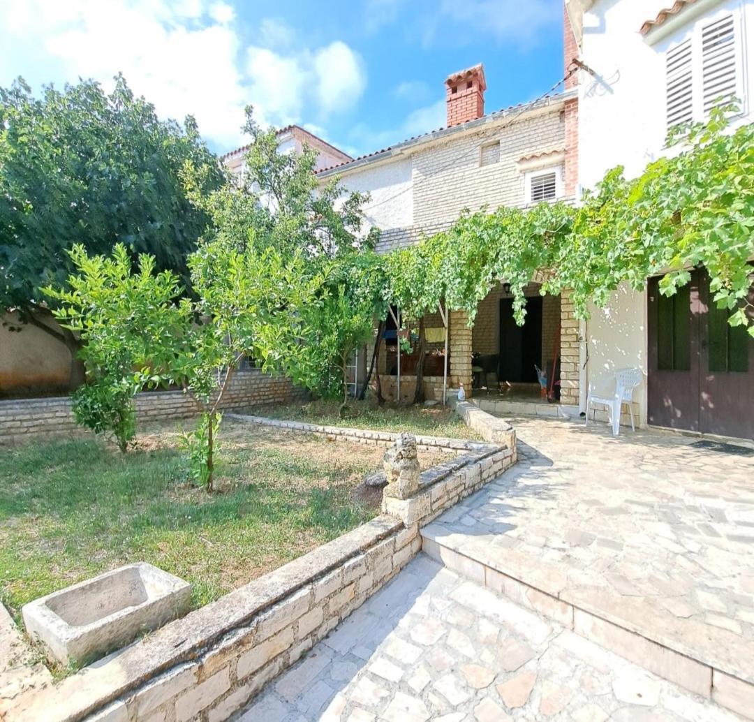 Villa Giulia Ližnjan エクステリア 写真